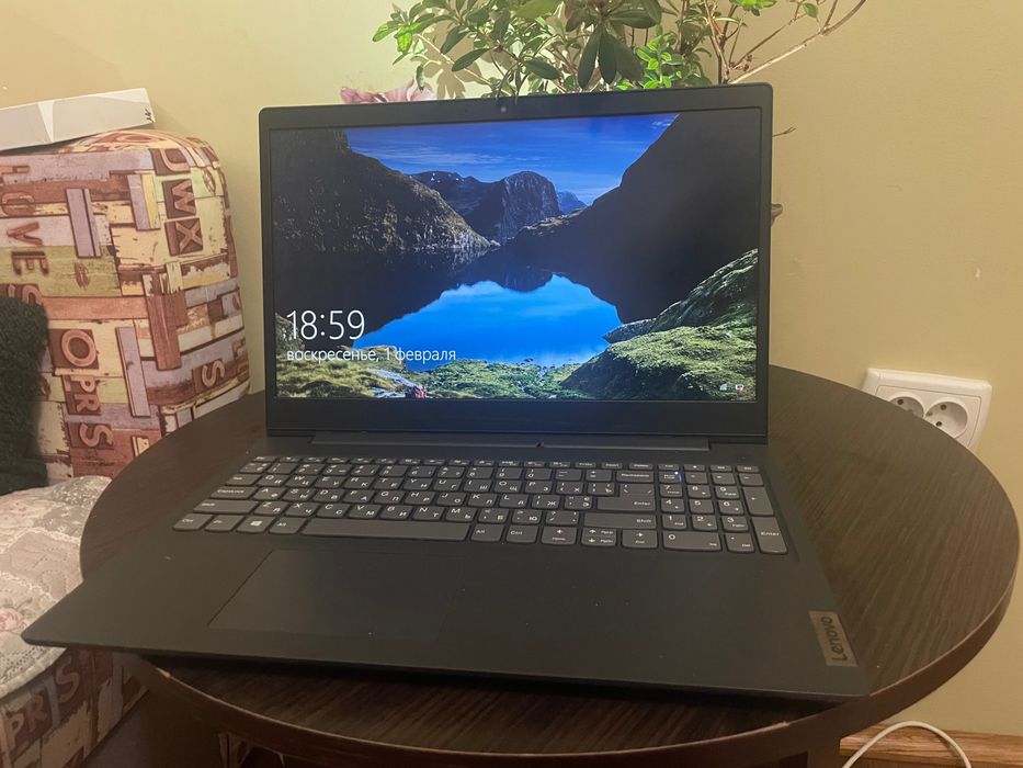 Ноутбук.  Lenovo
