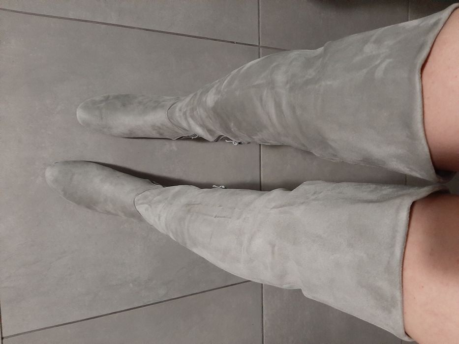 Szare zamszowe długie muszkieterki