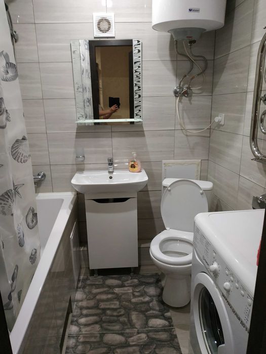 Дніпровський район. Правий берег. 9-та лікарня. Подобово. Погодинно