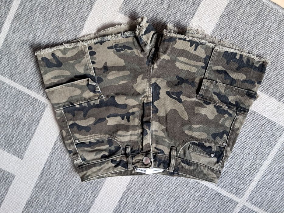 Szorty krótkie spodenki moro 36