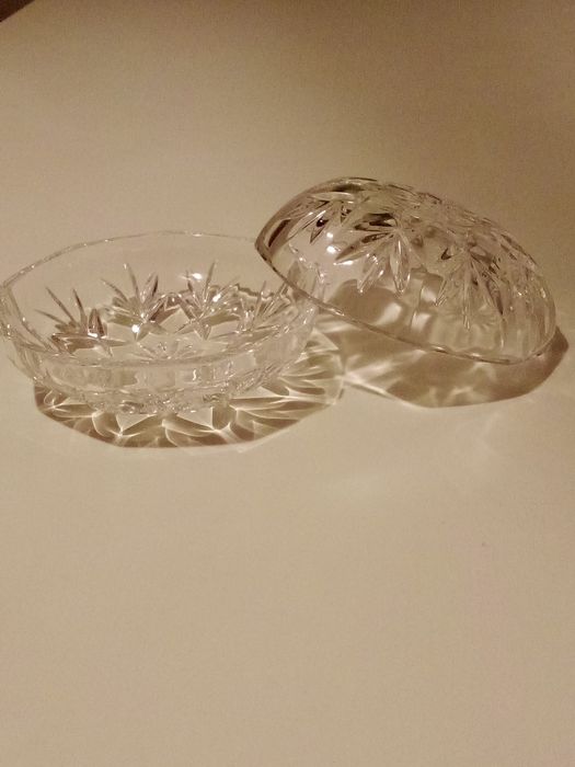 Guarda jóias de cristal