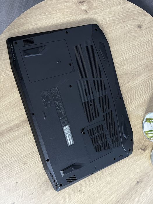 Sprzedam laptop Acer Nitro 5- Bardzo dobry stan