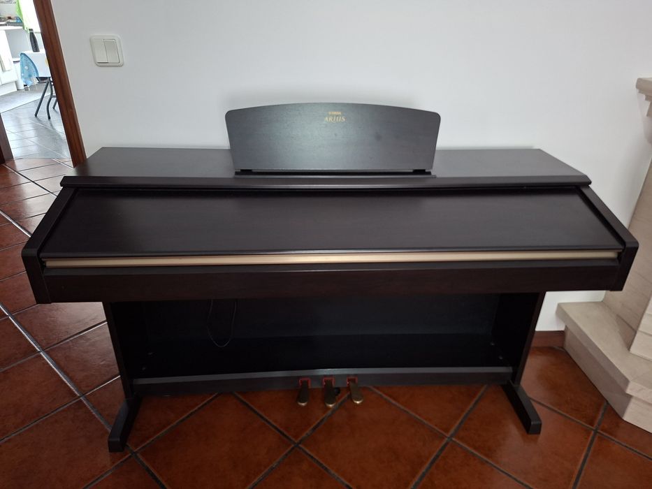 Piano Yamaha Arius YDP-181