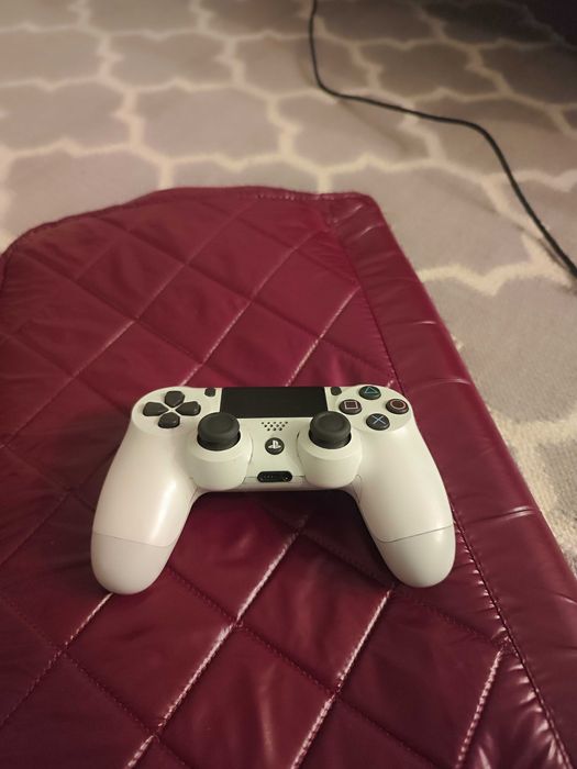 PlayStation 4 + Pad + słuchawki + gta 5