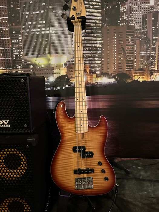 Baixo marcus miller bass