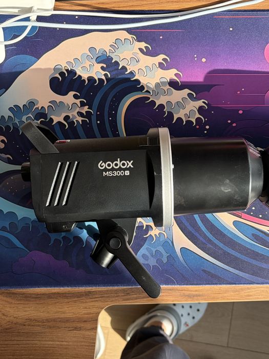 Студійний спалах Godox MS300v