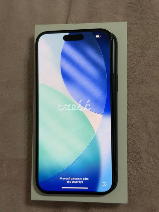 iPhone 15 plus czarny 128 GB + case