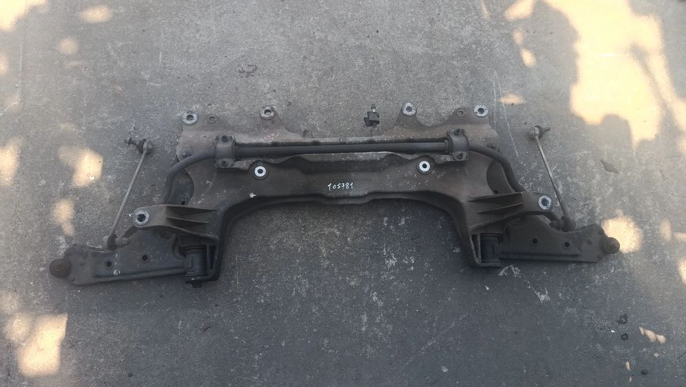 Charriot frente FIAT Linea (323_)