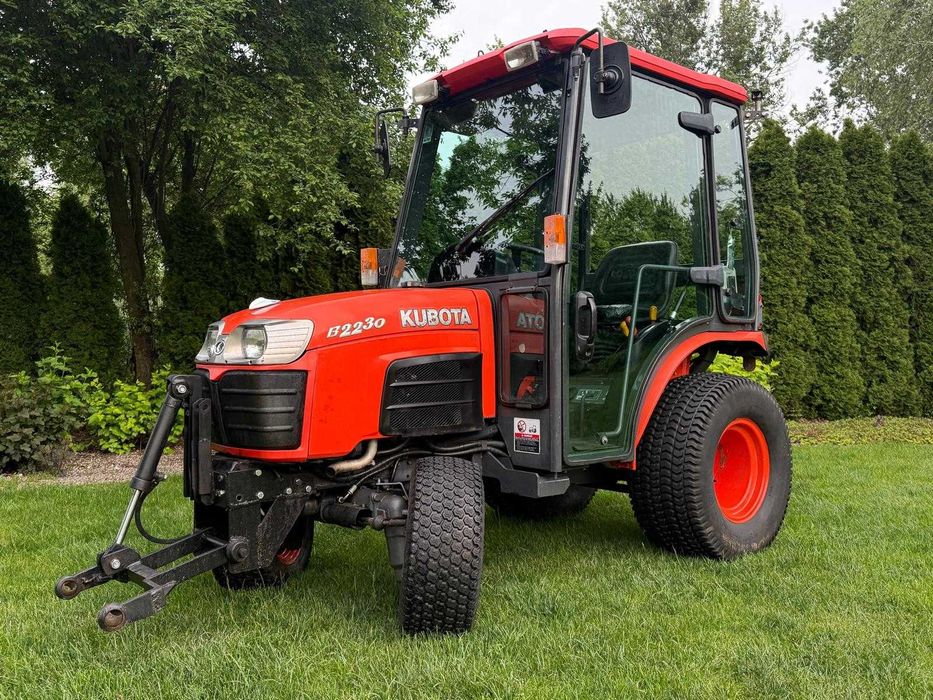 Kubota b2230STV ciagnik komunalny sadowniczy traktor deere iseki