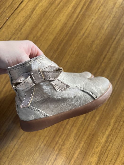 Подарую розмір 23-24