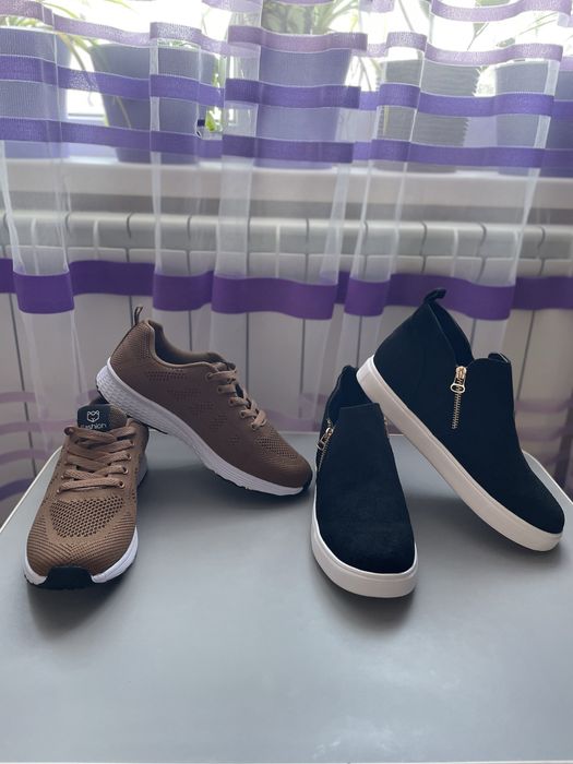 Кросівки і ботинки - лофери 38 розмір