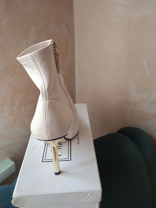 Продам сапоги весна - осень ZARA 38р кожа. 1000 гр.кожа