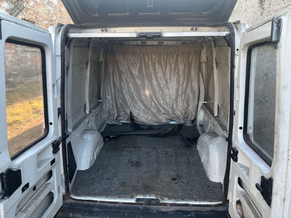 Renault rapid без двигуна і кпп
