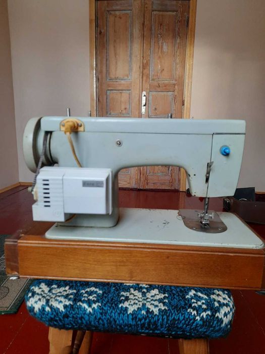 Швейная машина Подольск 142