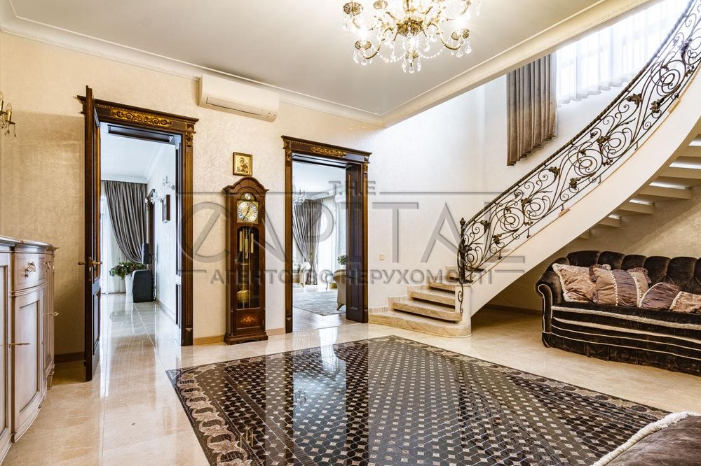 Продажа дома с бомбоубежищем, с. Хотов