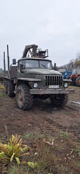 Урал маніпулятор з причіпом