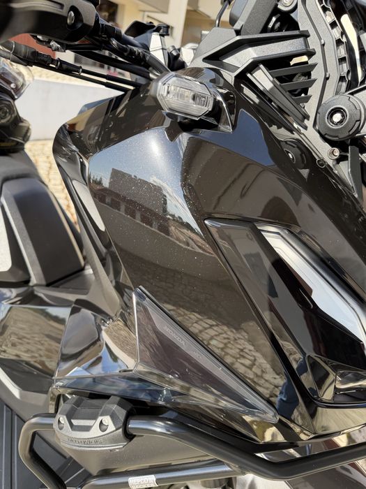 Honda adv 350 Black night F/extras