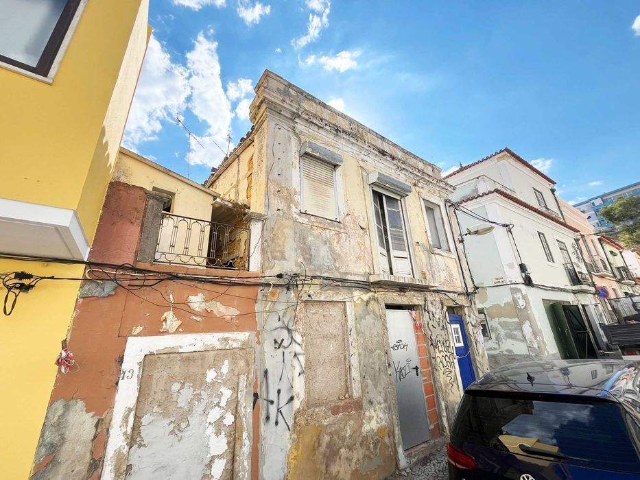 VENDEM-SE 2 PRÉDIOS - REMODELAÇÃO TOTAL - B. FONTE NOVA