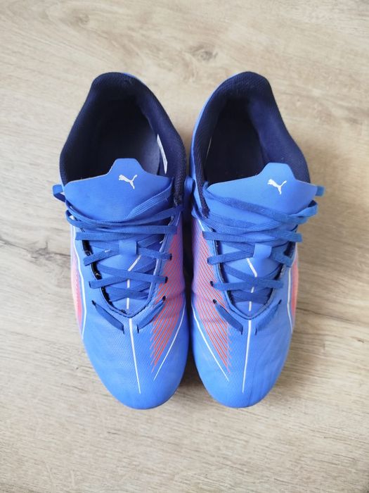 Korki piłkarskie r.40