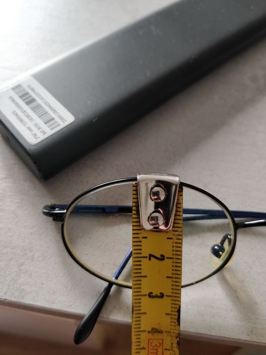 Óculos armação em bom estado