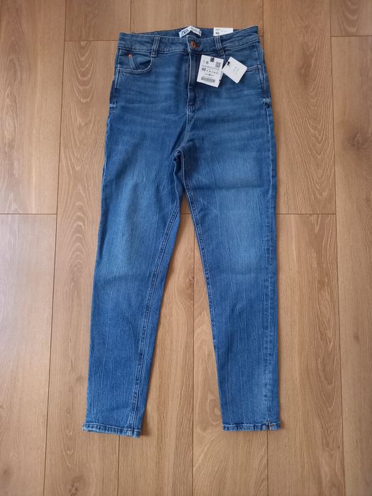 Jeansy z wysokim stanem 40