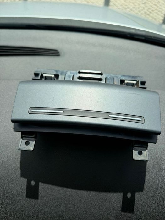 Cinzeiro Audi   8P0 857 951