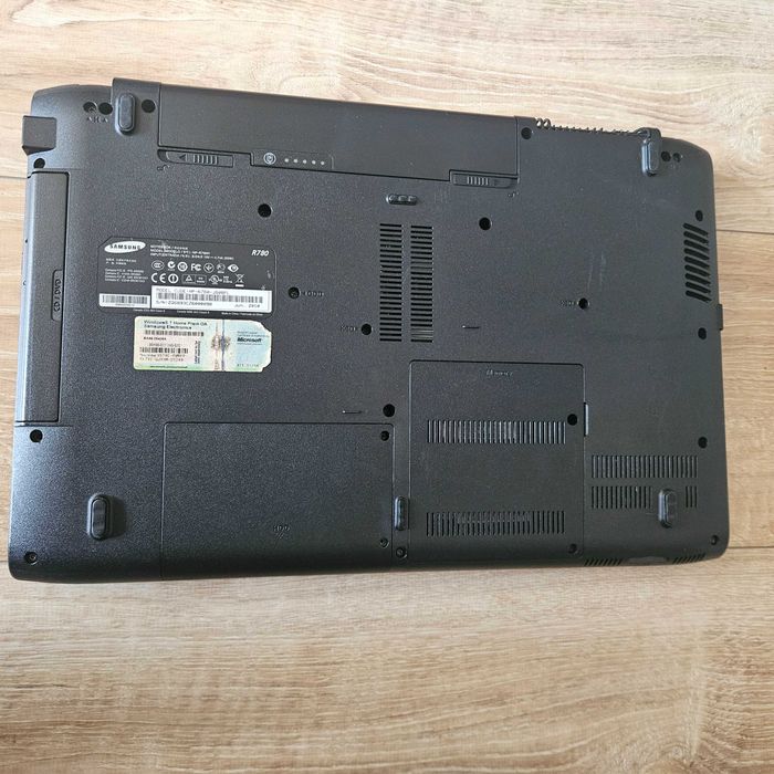 Laptop Samsung R780
