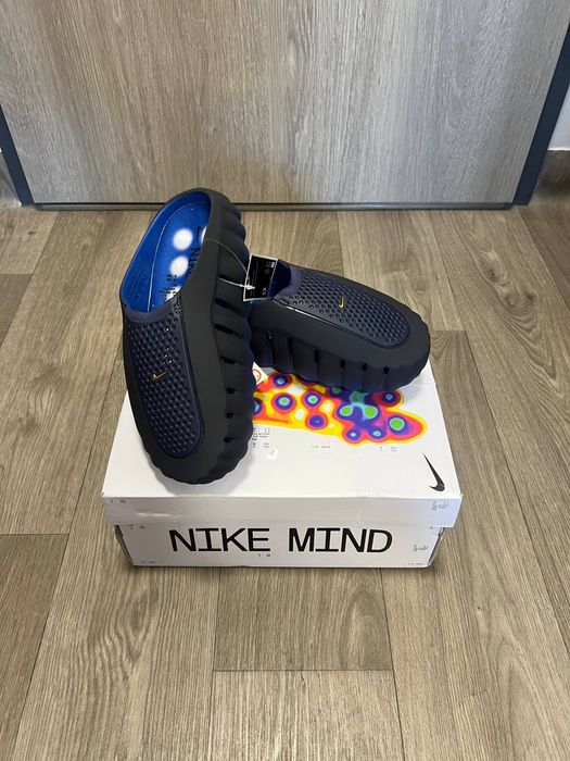 Nike Mind 001   .