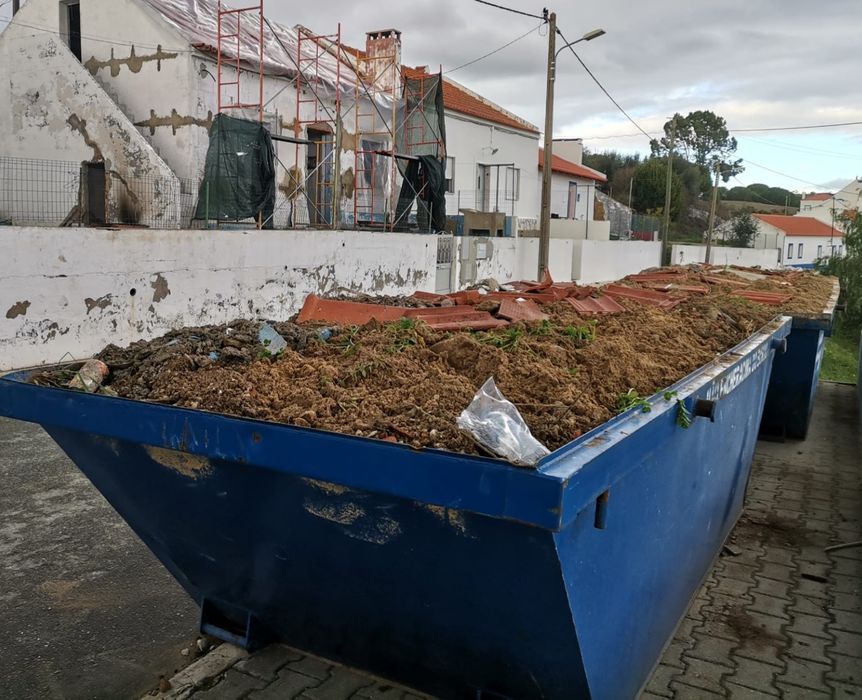 CONTENTORES para entulho, resíduos urbanos, industriais e jardinagem