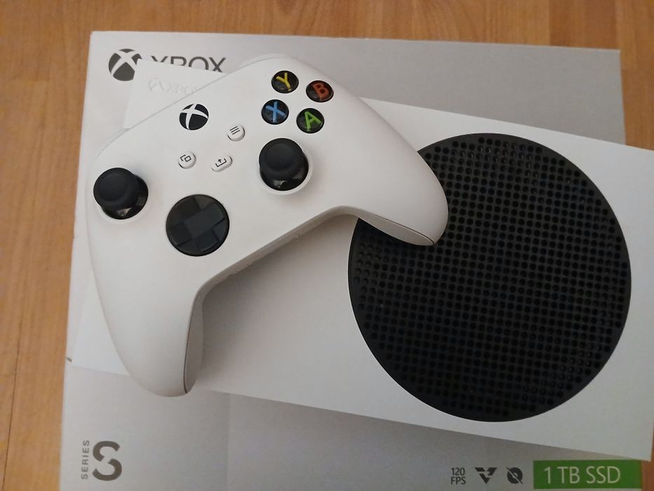 Xbox series S Nova + Caixa + 1TB com os acessórios originais