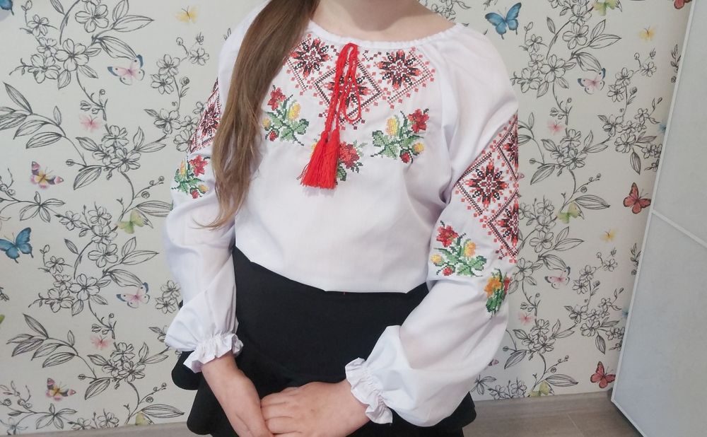 Вишиванка на дівчинку