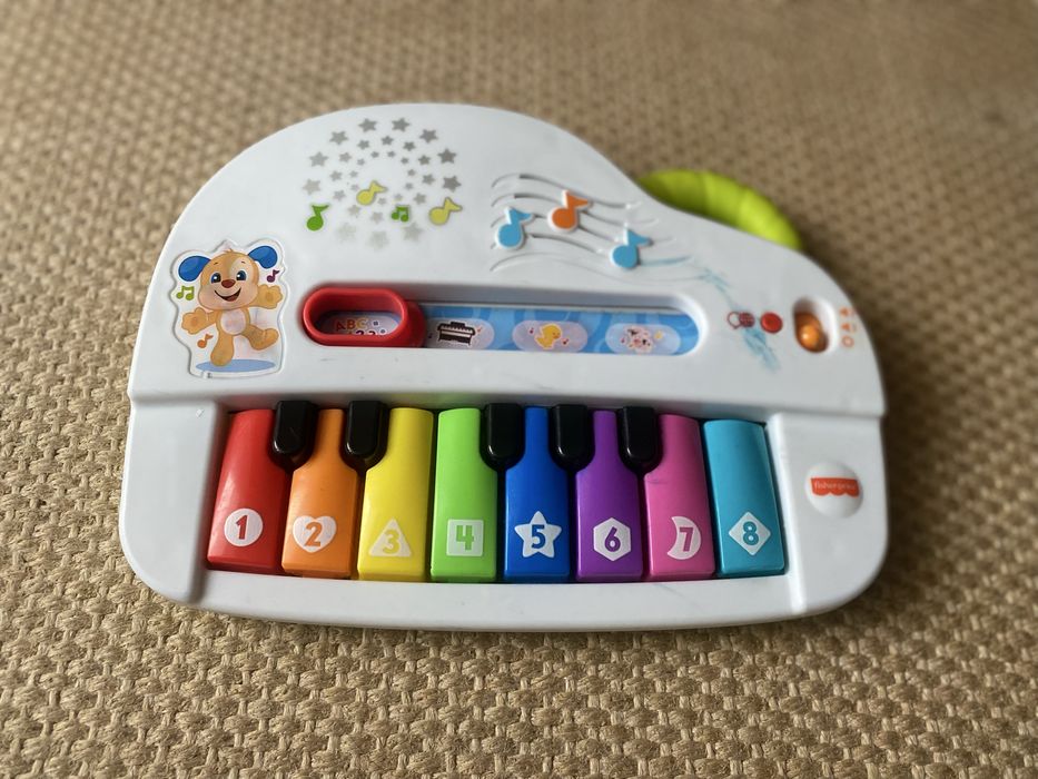 Electronic Piano - Fisher Price, Like New
