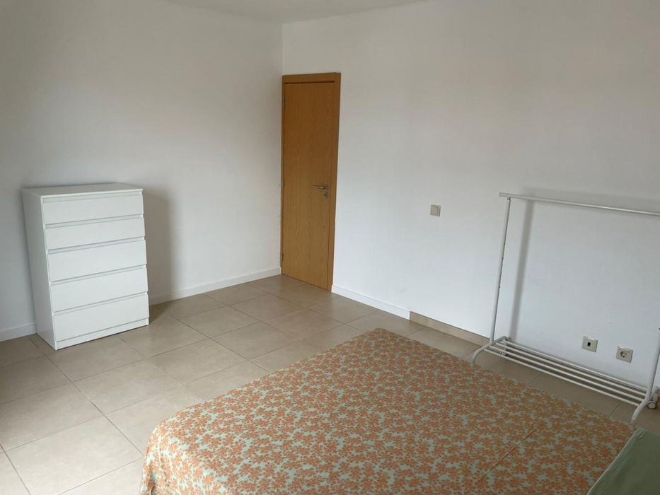Para 1 PESSOA  - Quarto para Arrendar