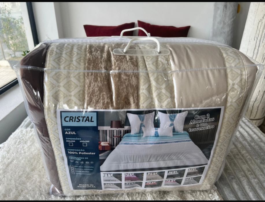 Edredão com alicacões em veludo e lurex + 2 almofadas + 1 travesseiro