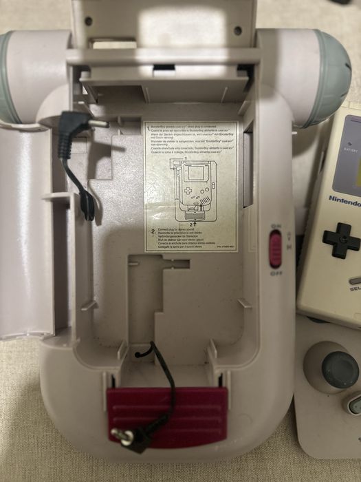 Nintendo Game Boy original e computador de xadrez Saitek Kasparov