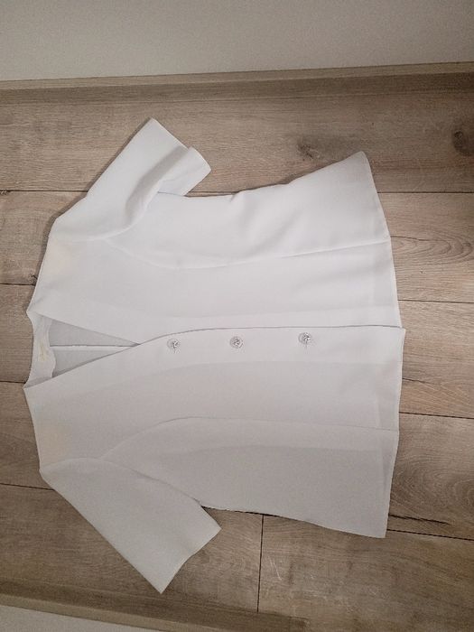 Elegancka biala bluzka ze stylowymi guzikami, rozm.xxl.