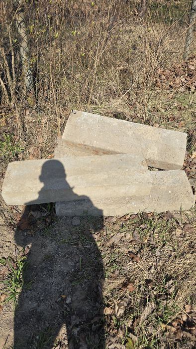 Oddam 4 krawężnik betonowe