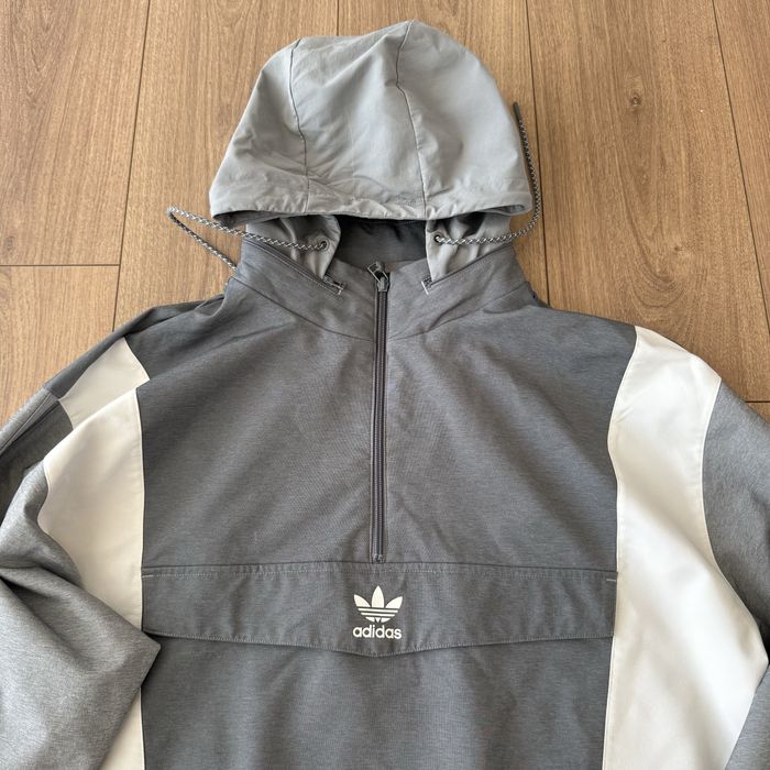 Hoodie / Corta Vento Adidas