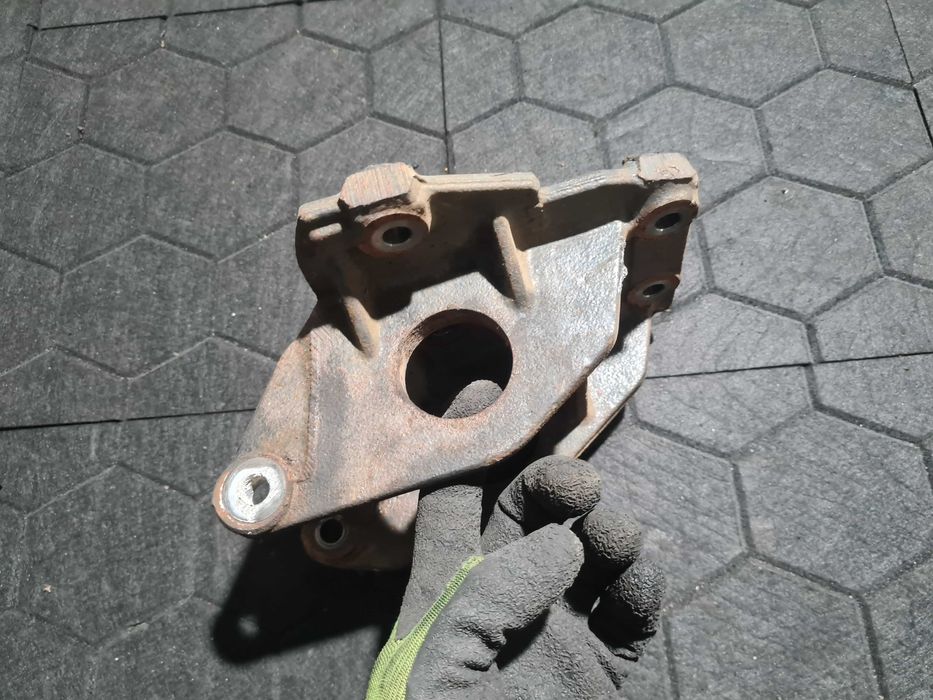 Renault Master II 2.5 łapa podpora półosi