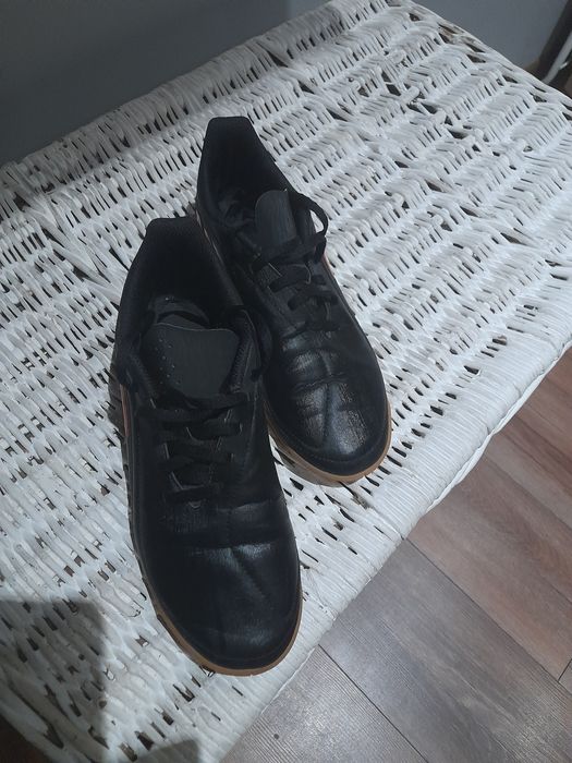 Buty    sportowe