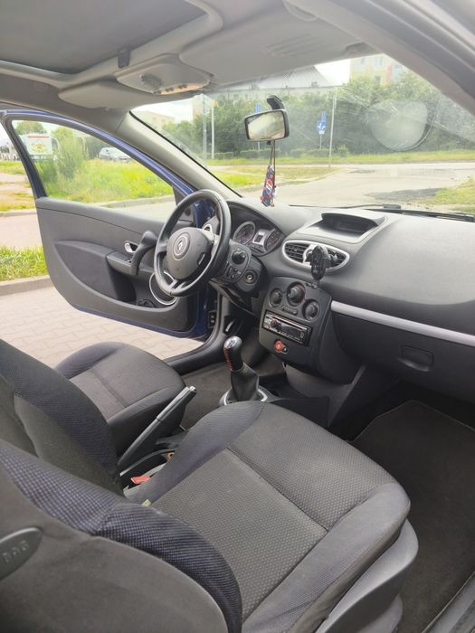 Renault Clio III 1.6 16V 88 KM | manual | 2006 | 210 000 km