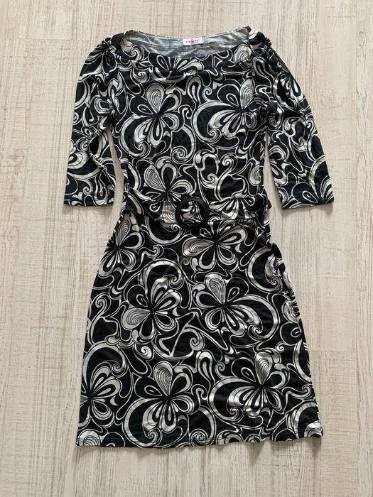 Sukienka z dżerseju z paskiem r. S