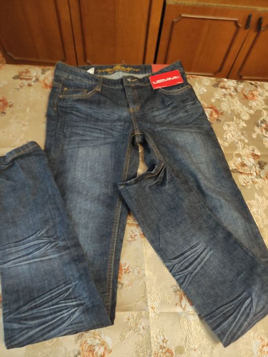 Джинсы скинни,на  девочку, новые,на рост 176
