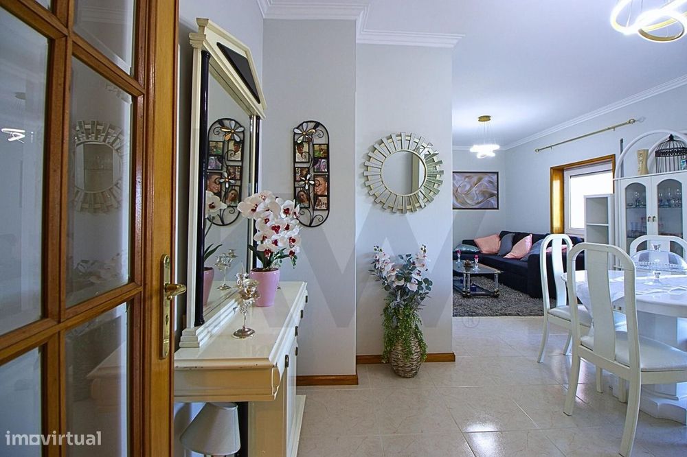 Apartamento T2 com Terraço Privativo, no Centro de Ovar