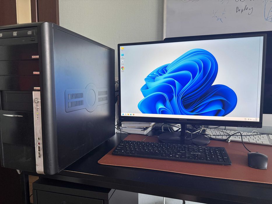 Настліьний комп'ютер I3 3.3GHz, ОЗУ 12, SSD 480, відео 1Gb + монітор
