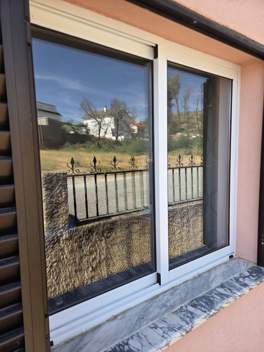 Vendo  Janelas optimo estado64186883314947123