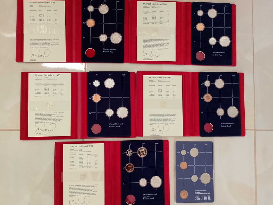 Продам комплект монет Нідерландів 1982-1987
