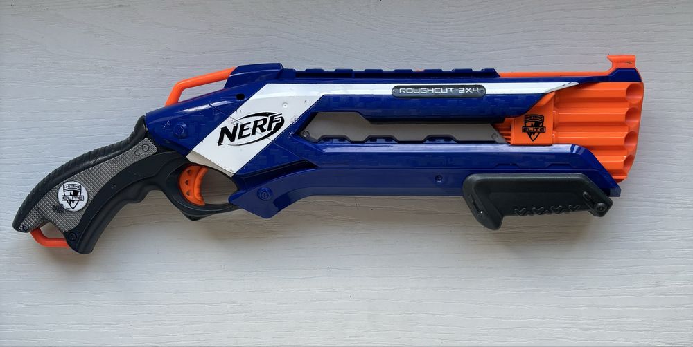 Nerf Elite ROUGHCUT 2X4