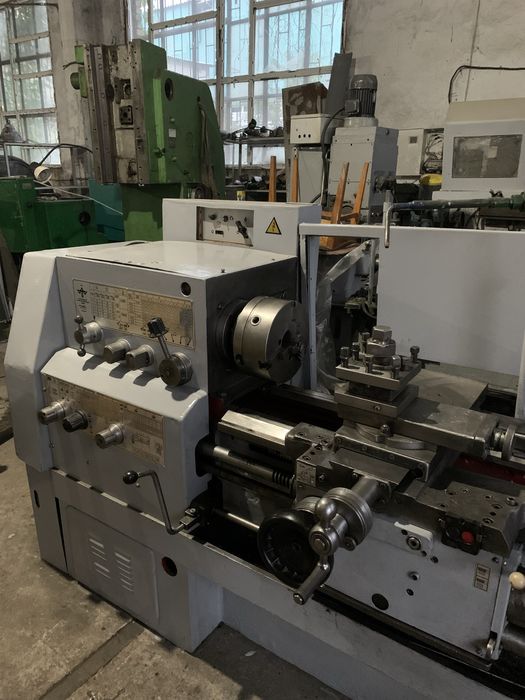 Токарный 1в62 г с выемкой под патроном