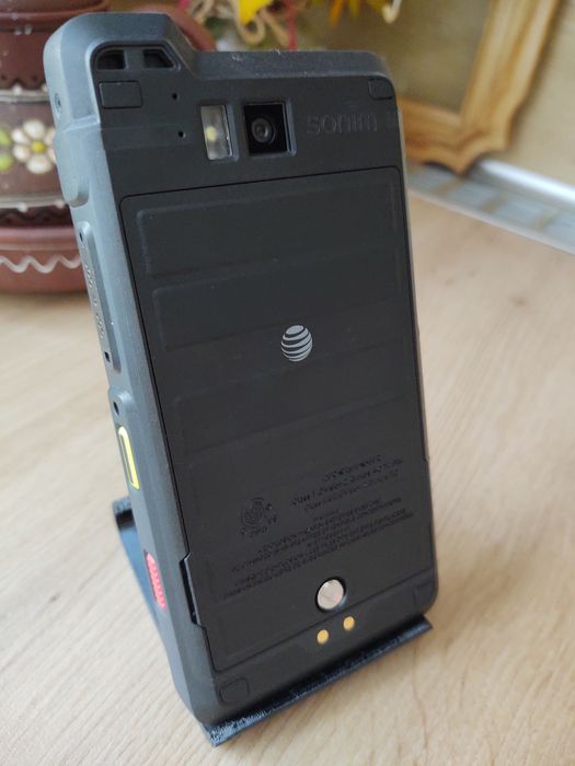 Продам защищённый смартфон Sonim XP8